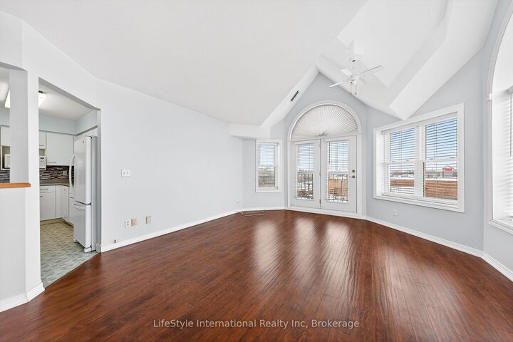 Property Photo: 208 Silvercreek Parkway N 306 ON N1H 8H2