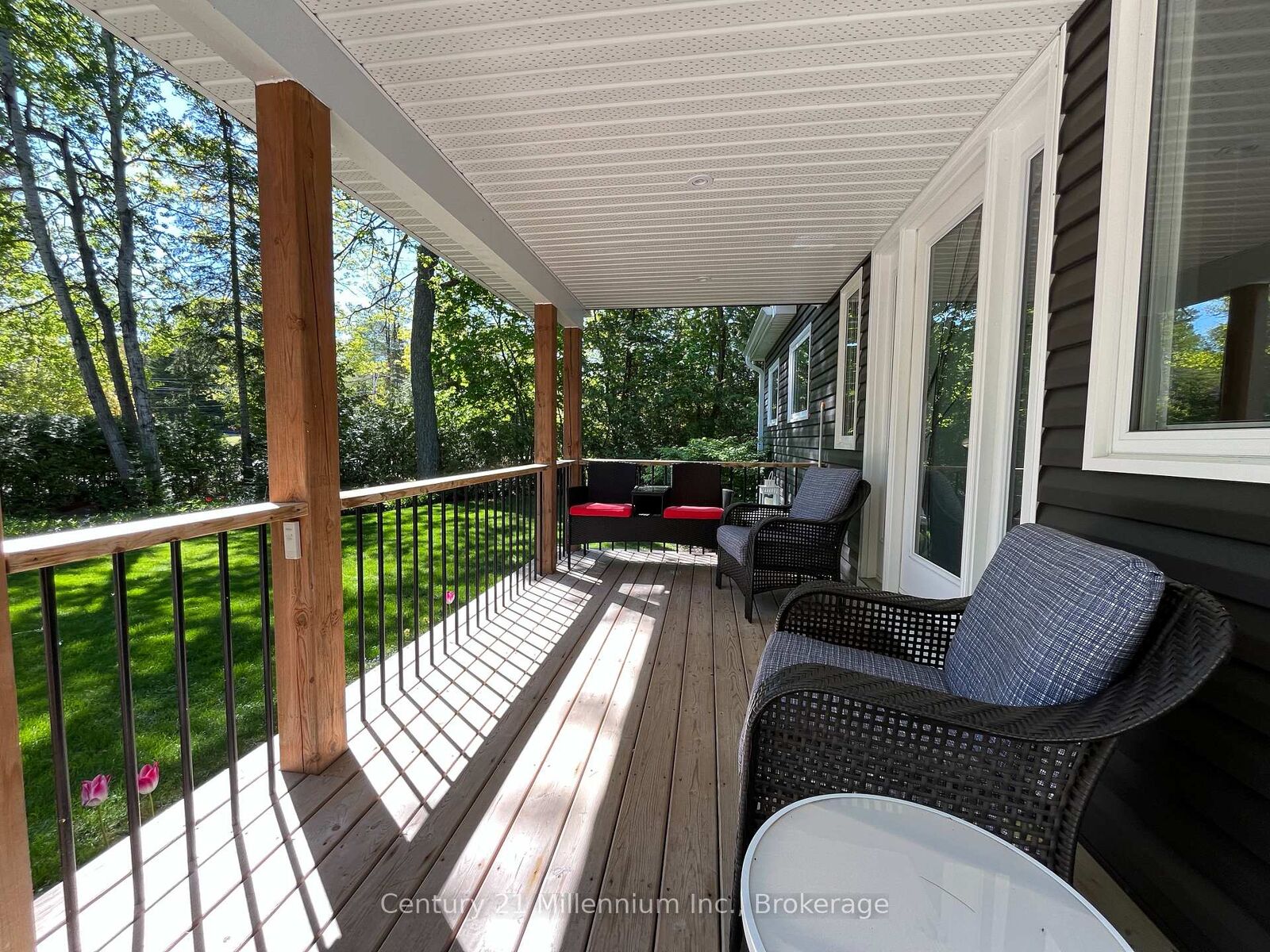 Photo de la propriété: 58 Cedarlane Drive ON L9Z 2S1