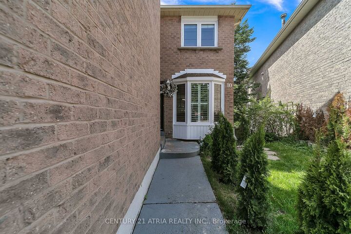 Property Photo:  10 Park Ln Circle  ON L4C 6S8 