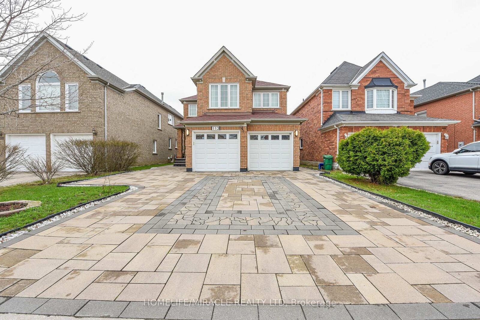 Property Photo: 113 Seclusion Crescent ON L6R 1K8
