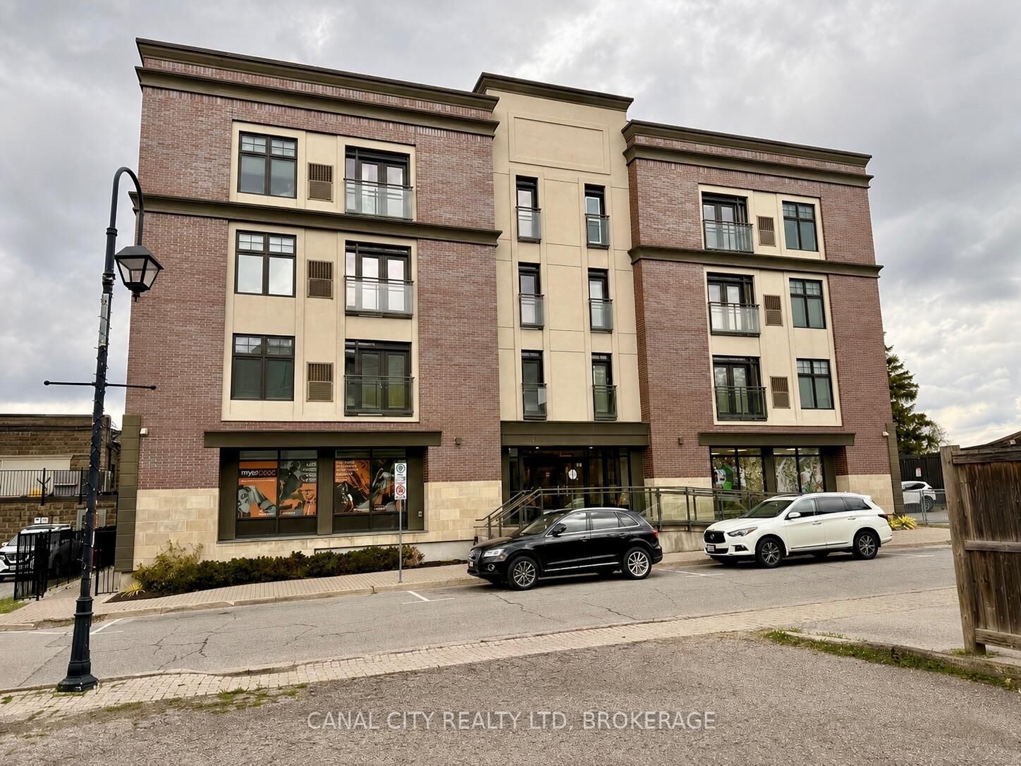 Property Photo:  10 Albert Street E 303  ON L2V 1P1 