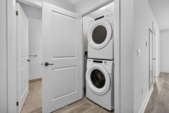 Property Photo: 3240 William Coltson Avenue 727 ON L6H 8C8