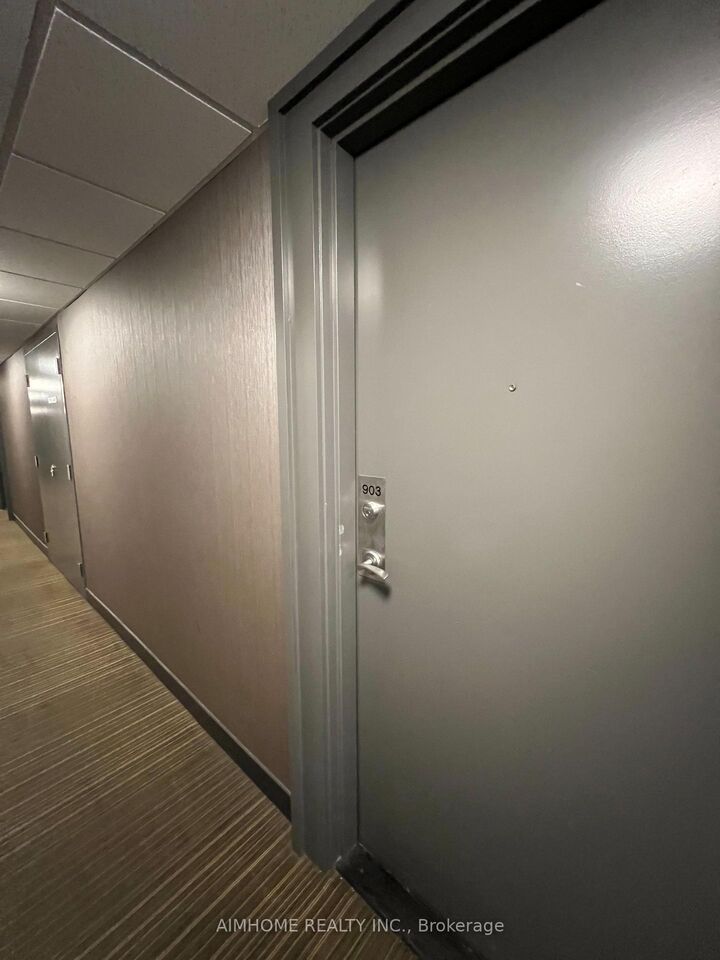 Property Photo: 11 St. Joseph Street 903 ON M4Y 1J8