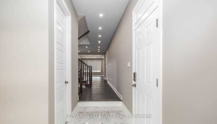 Property Photo:  42 Milt Schmidt Street  ON N2R 0T2 