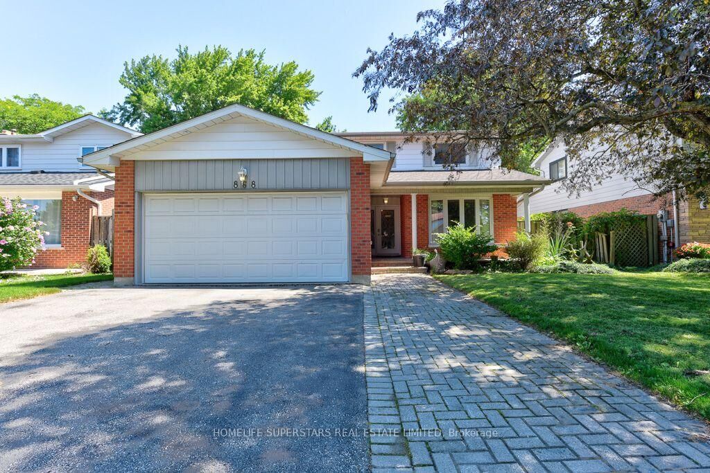 Property Photo: 868 Kowal Drive ON L5H 3T4