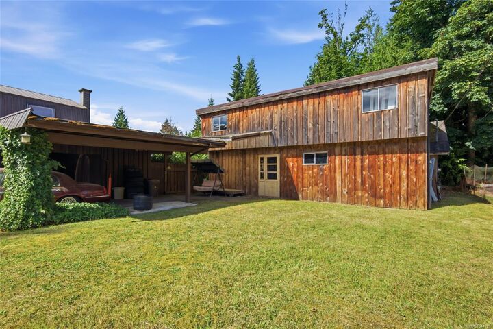 Property Photo: 7878 Wardrop Rd BC V9Y 8N2