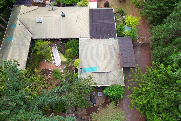Property Photo: 395 Lyngail Pl BC V0R 1X1