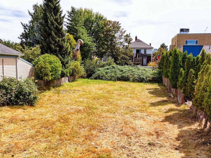 Property Photo: 1115 Caledonia Ave BC V8T 1E9