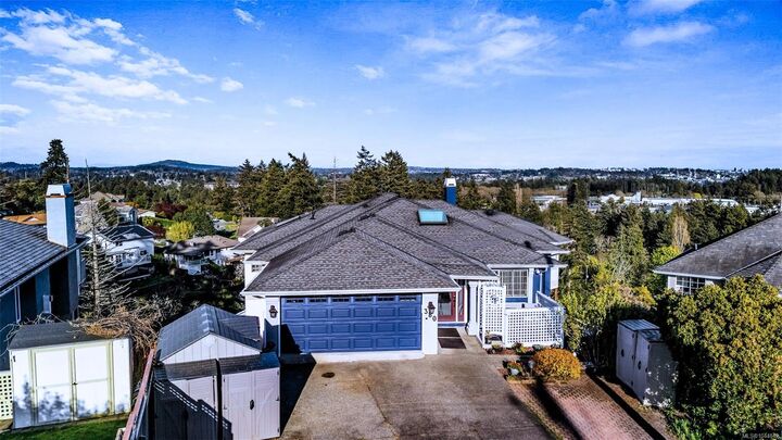 380 Crystalview Terr — photo 1