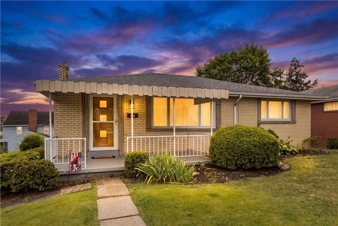 Property Photo: 620 Lafayette Dr PA 15025
