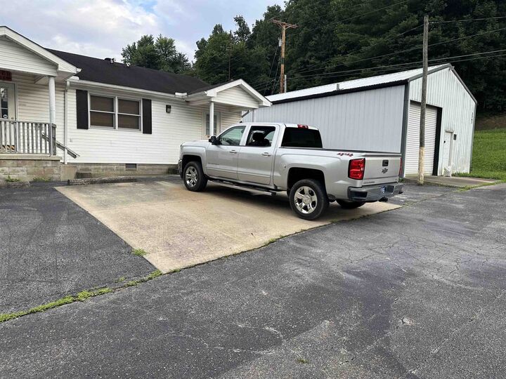 Property Photo: 3563 State Highway 1661 KY 41140