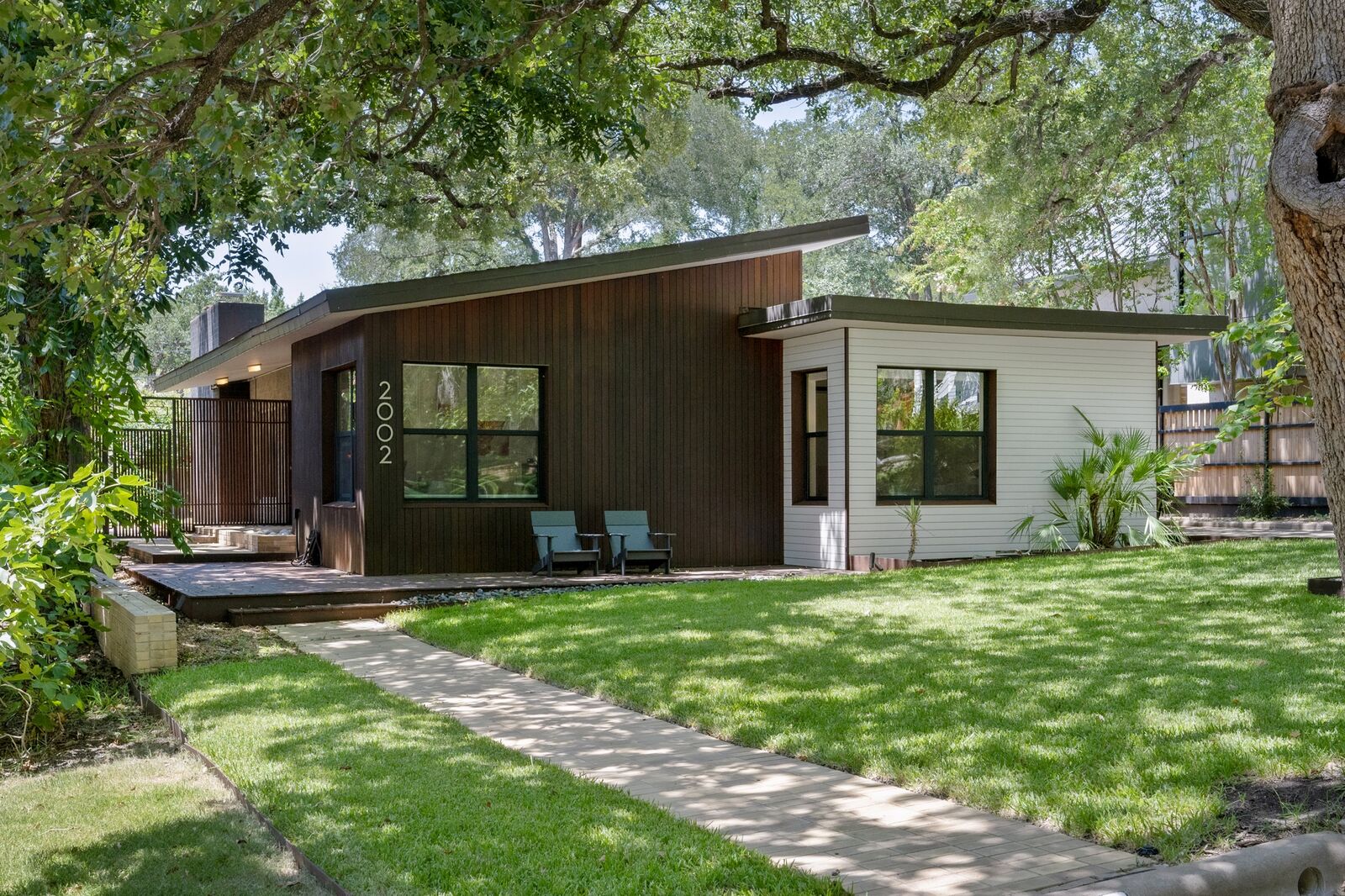 Property Photo:  2002 Meadowbrook Drive  TX 78703 