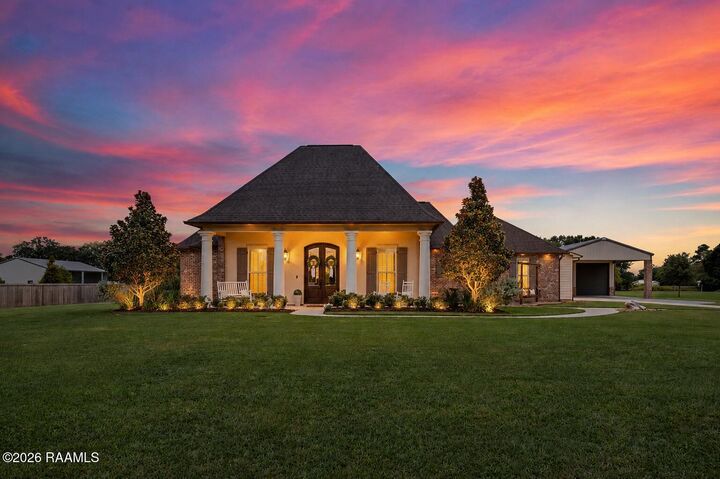 Property Photo: 125 E Edith Road LA 70508