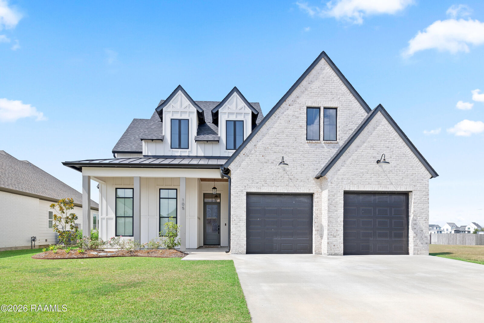 Property Photo:  105 Queen Palm Circle  LA 70518 