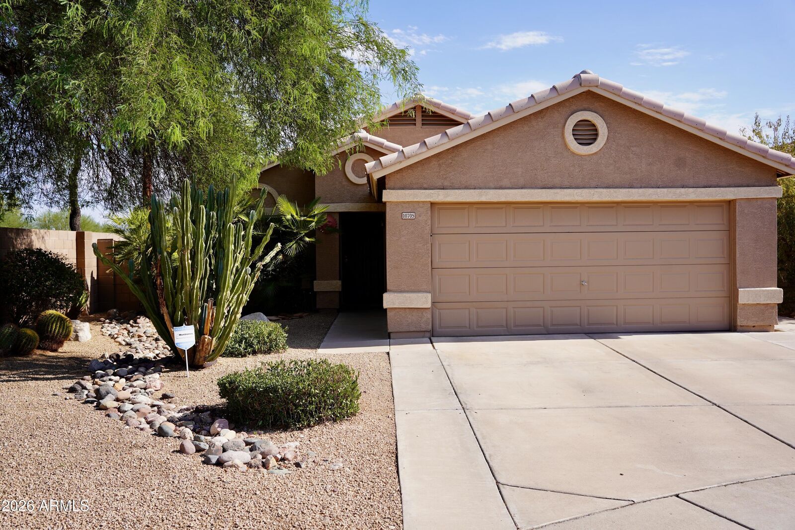 Property Photo: 10705 W Montecito Avenue AZ 85037