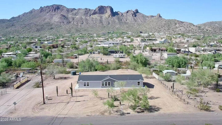 Property Photo: 1170 W Frontier Street AZ 85120