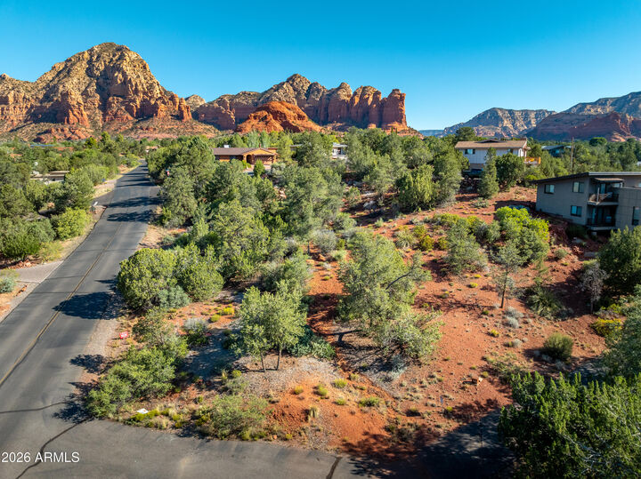 Property Photo:  310 Mountain Shadows Drive 89  AZ 86336 