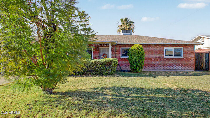 Property Photo: 4250 W Keim Drive AZ 85019