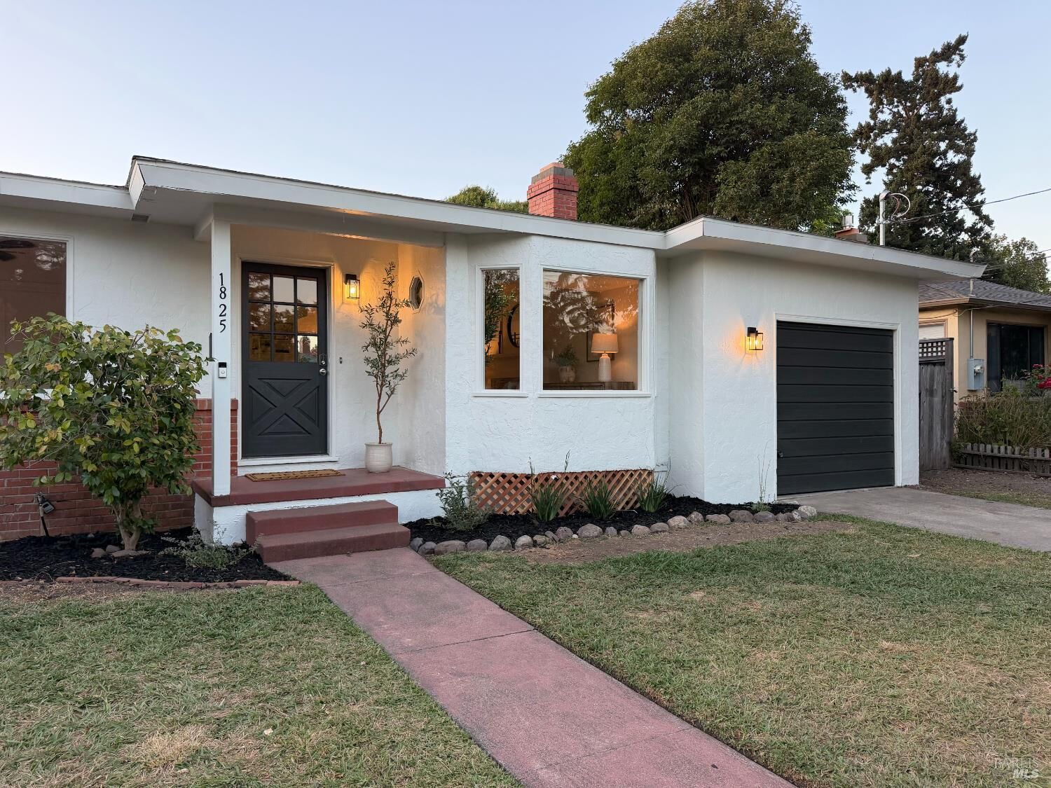 Property Photo:  1825 Robin Hood Lane  CA 95405 