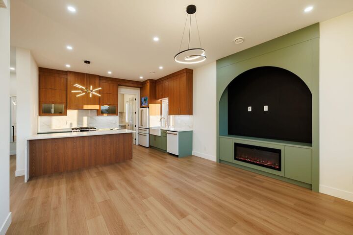Property Photo: 11313 137 Street 102 BC V3R 2J2