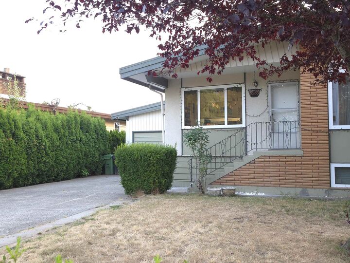 Property Photo: 2627 Countess Street BC V2T 2V8