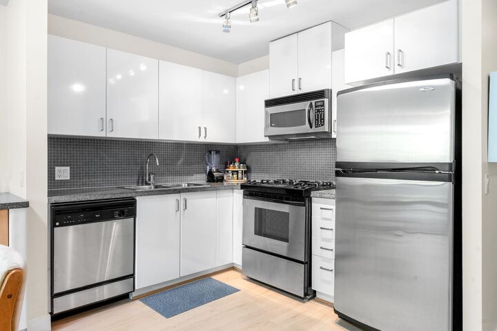 Property Photo: 175 W 1st Street 305 BC V7M 3N9