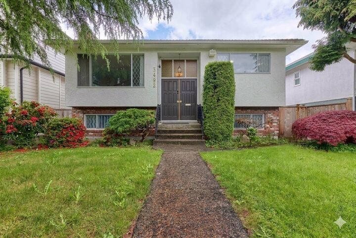 3492 E 49th Avenue — photo 1