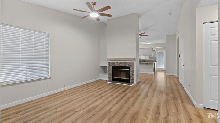 Property Photo: 2004 Ocean View Drive CA 93307