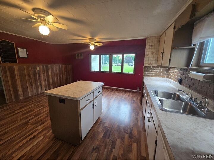 Property Photo:  1608 N Lyndonville Road  NY 14098 