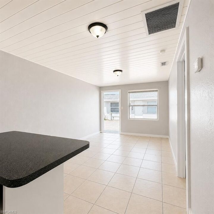 Property Photo: 3240 Dora St FL 33916
