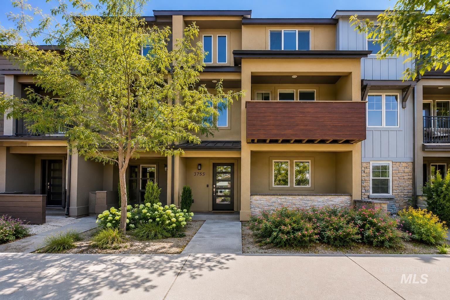 Property Photo:  3755 E Parkcenter  ID 83716 