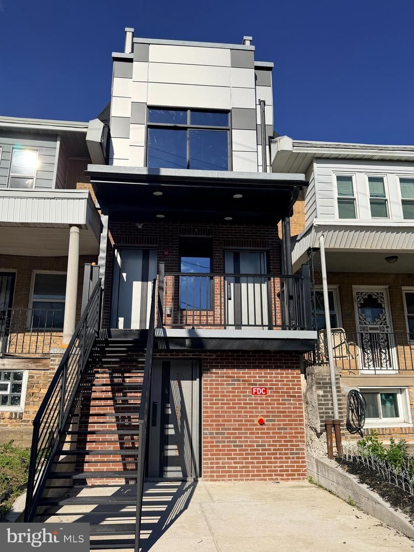 Property Photo: 1015 N 45th Street 3 PA 19104