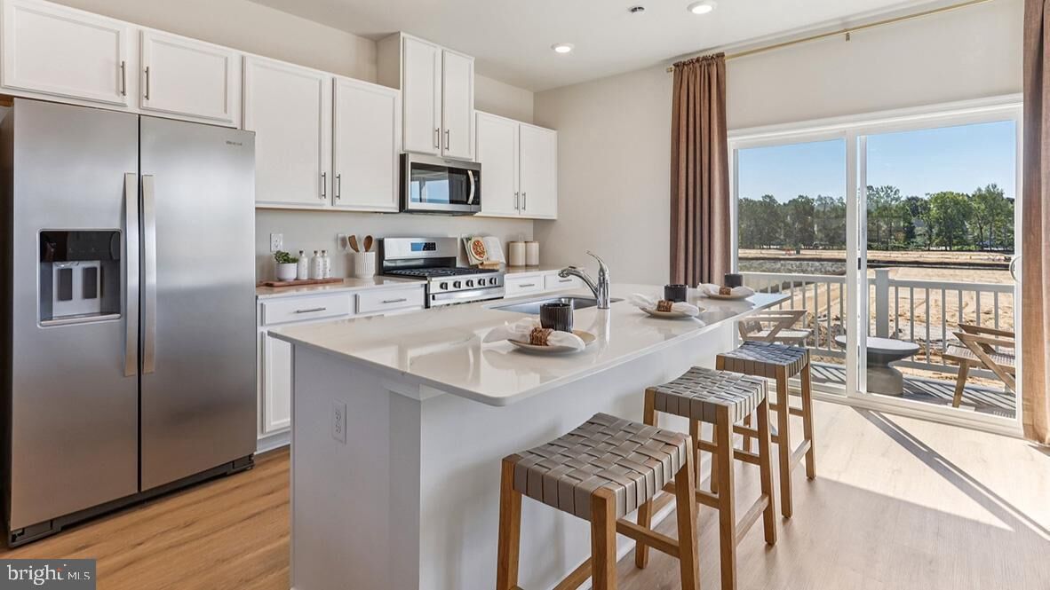 Property Photo:  122 Essex Drive  NJ 08081 