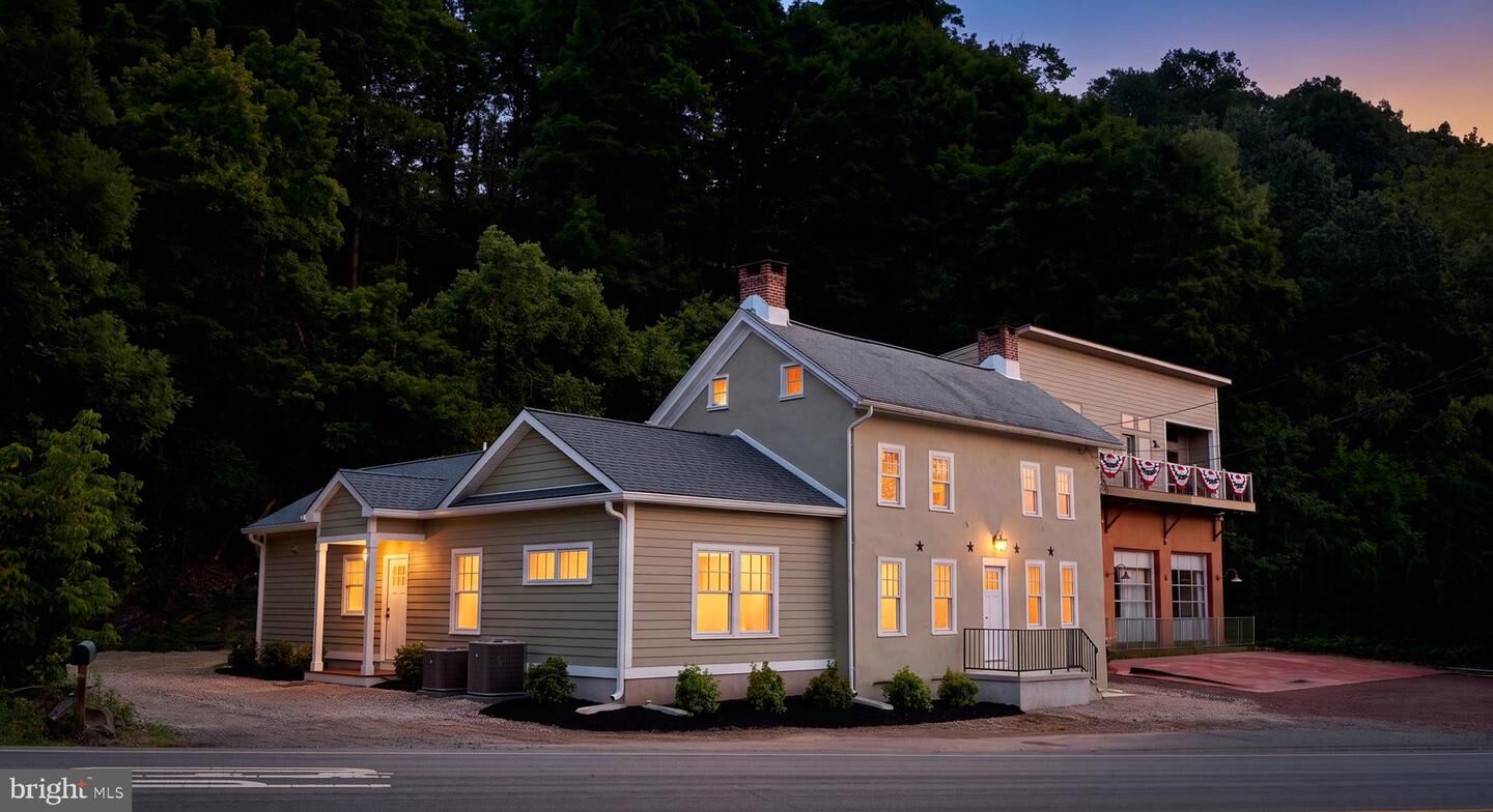 Property Photo:  30 N Franklin Street  NJ 08530 