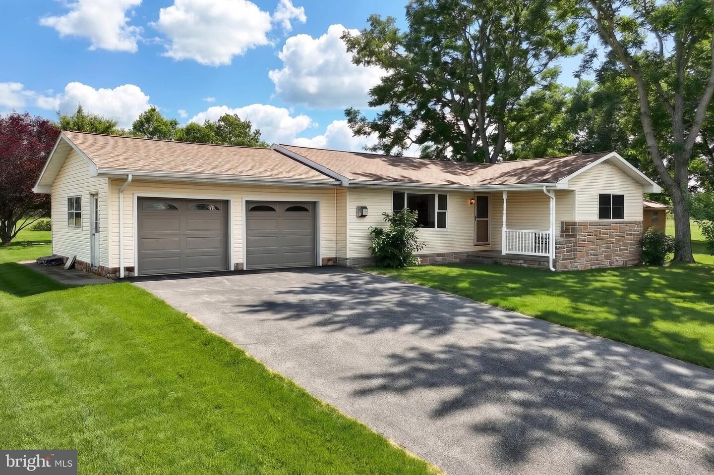 Property Photo:  124 Stultz Road  PA 17320 