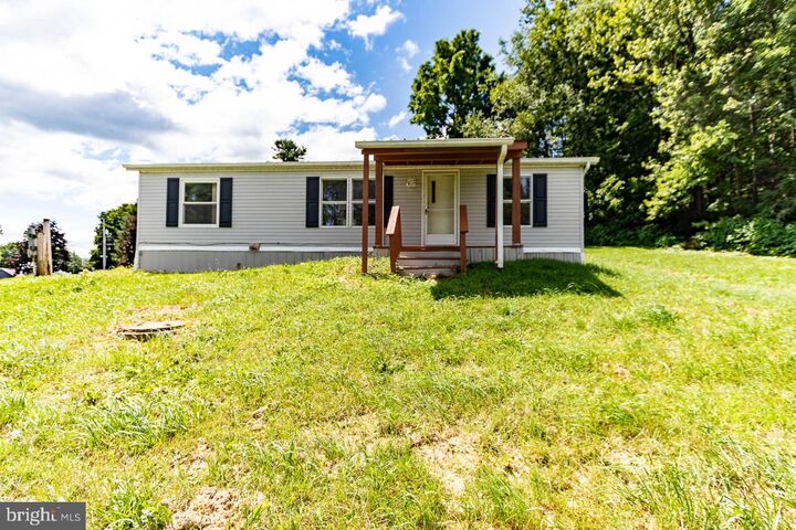 Property Photo: 4280 Pam Lane Lane PA 16686
