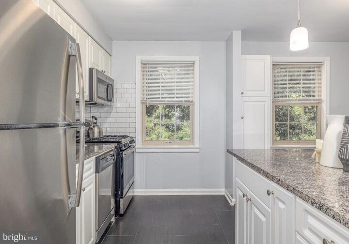 Property Photo: 150 E Wynnewood Road 03F PA 19096
