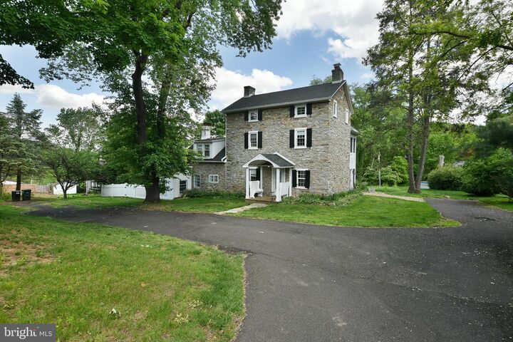 Property Photo: 966 Paige Court PA 19053