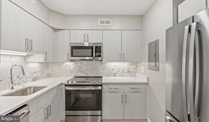 Property Photo: 3401 38th Street NW Twr-613 DC 20016