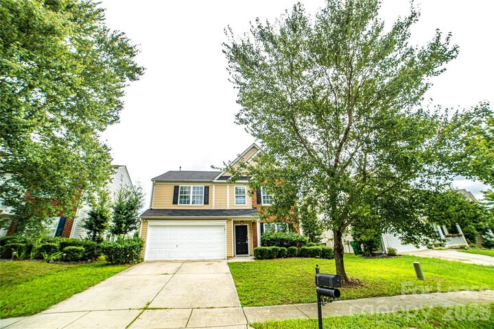 Property Photo:  2035 Speedwell Court  NC 28213 