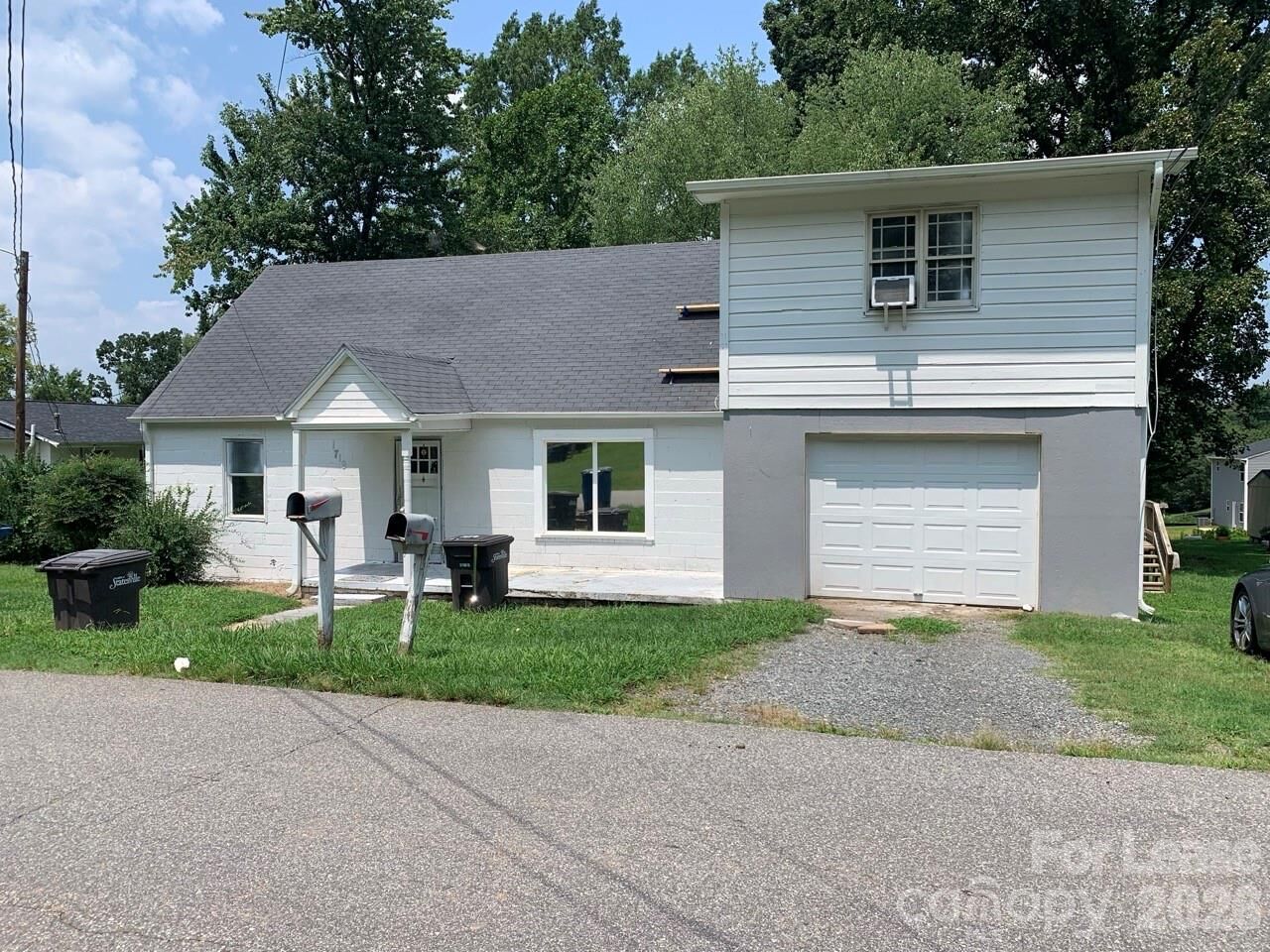 Property Photo:  1719 E Cloaninger Avenue Apt B  NC 28625 