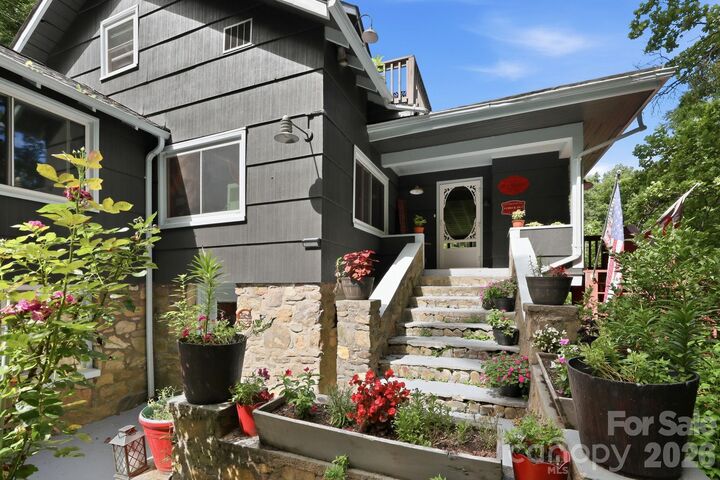 Property Photo: 146 Chestnut Walk Drive NC 28786
