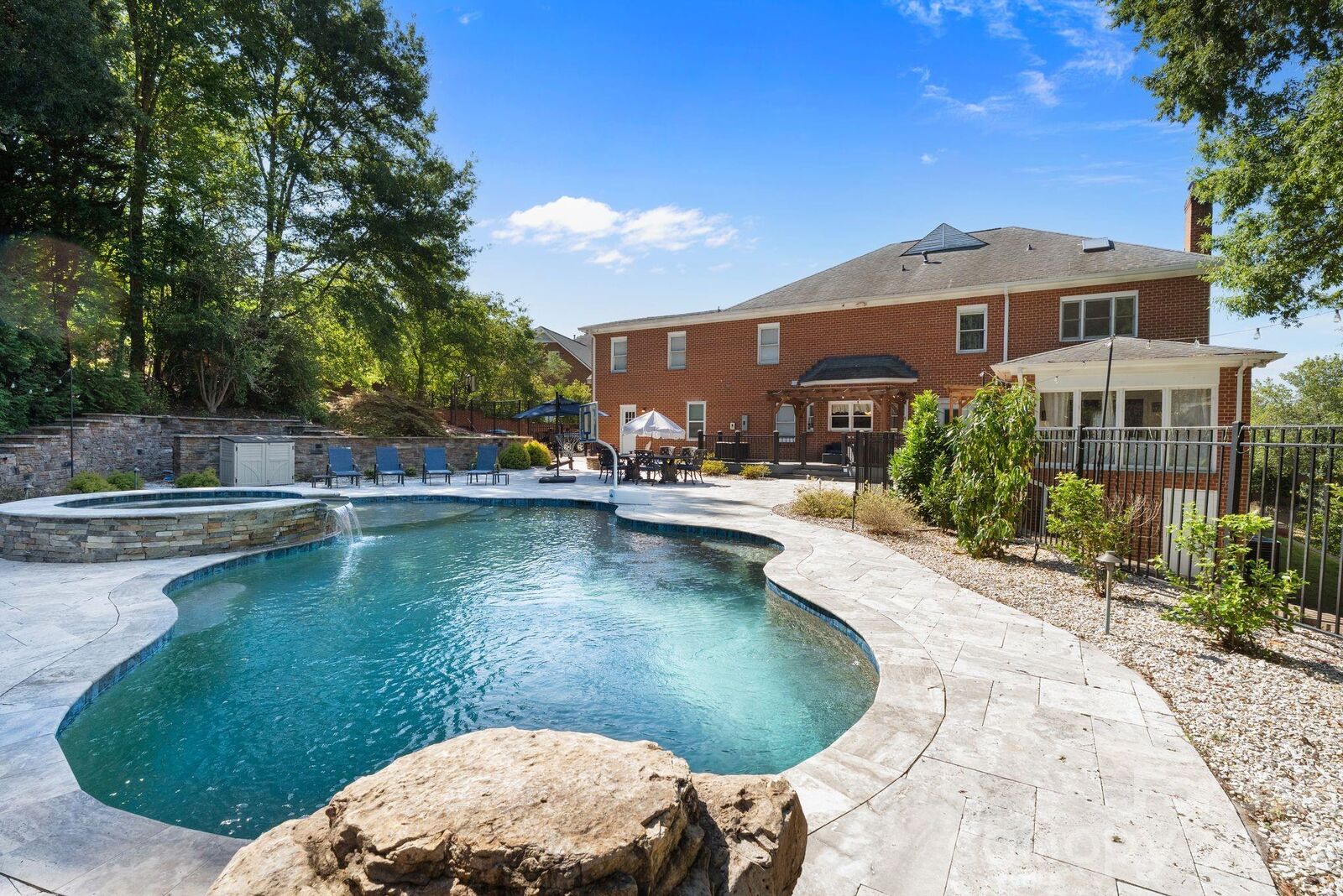 Property Photo:  1006 Chelsea Place  NC 28105 