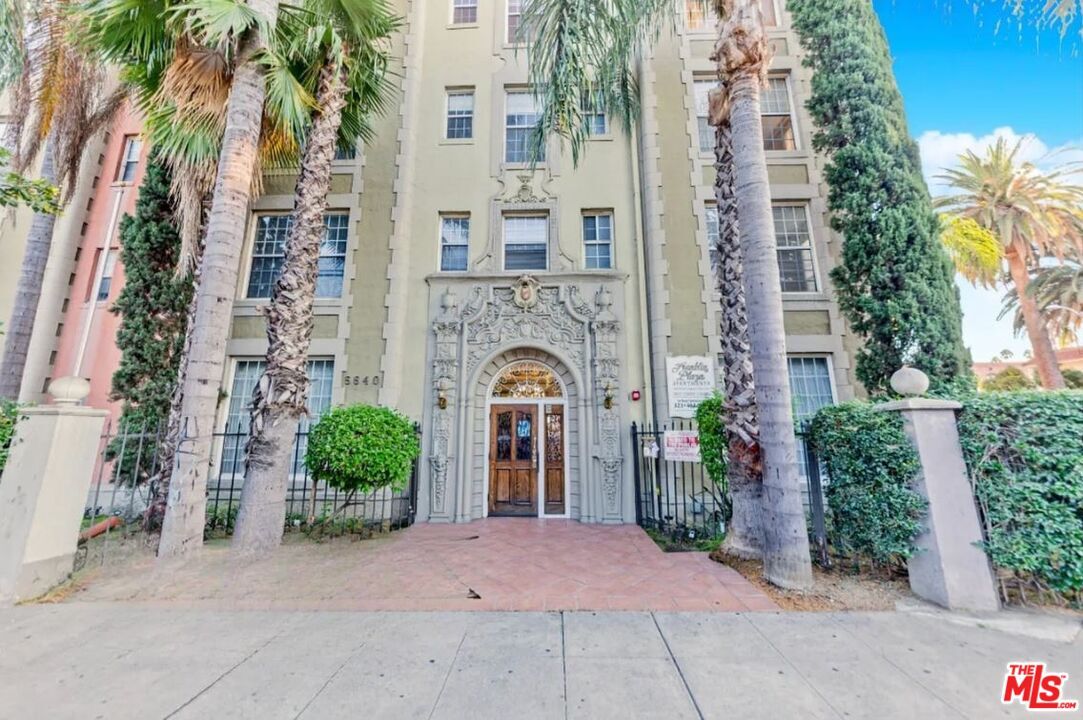 Property Photo: 5640 Franklin Ave, Unit 500 CA 90028