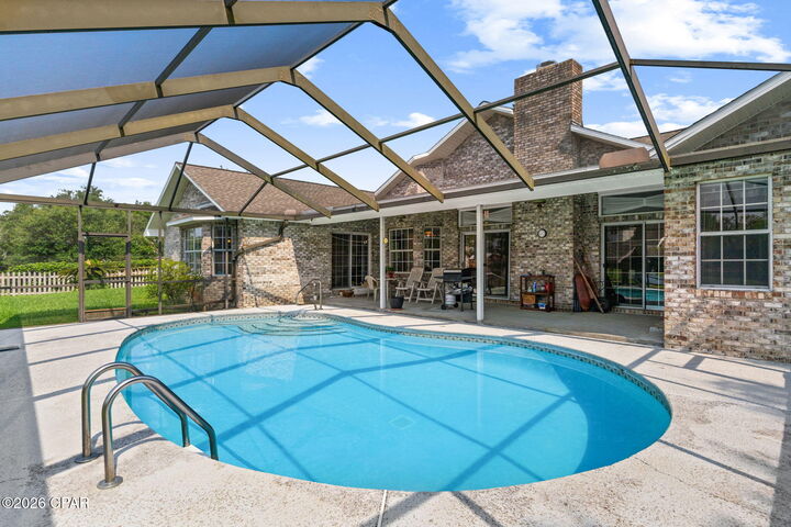Property Photo:  116 Queens Circle  FL 32405 