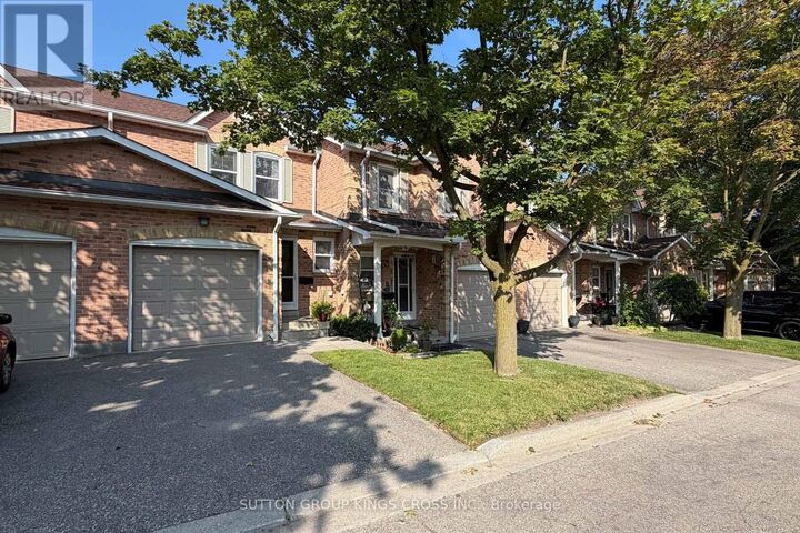 Property Photo: 2575 Parmeer Drive 2 ON L5C 2Y3