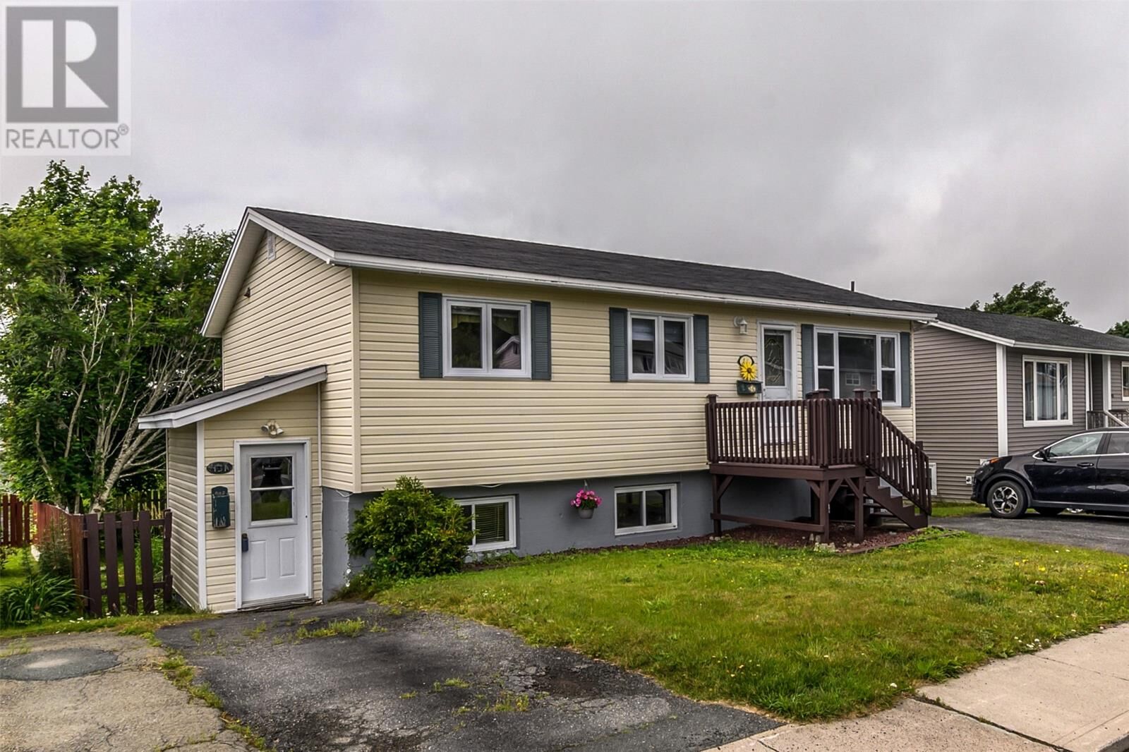 Property Photo:  43 Fahey Street  NL A1G 1G3 
