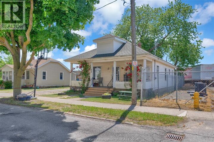Property Photo:  106 St. George Street  ON N7M 4P4 