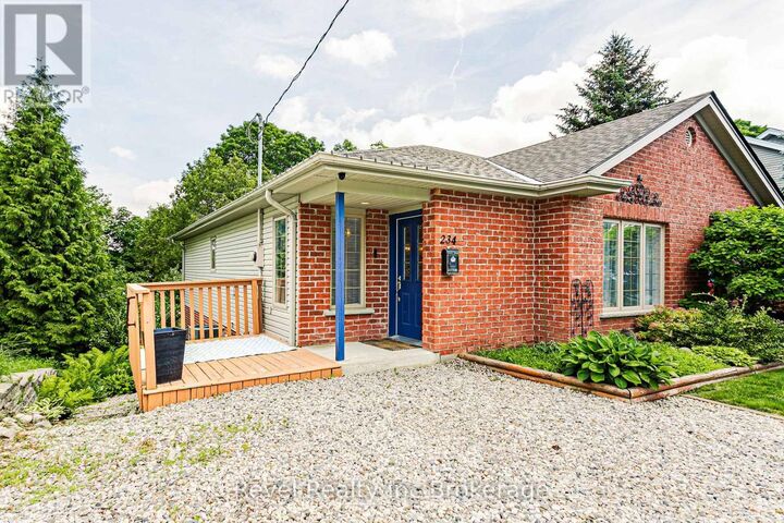234 Thames Street North — photo 1