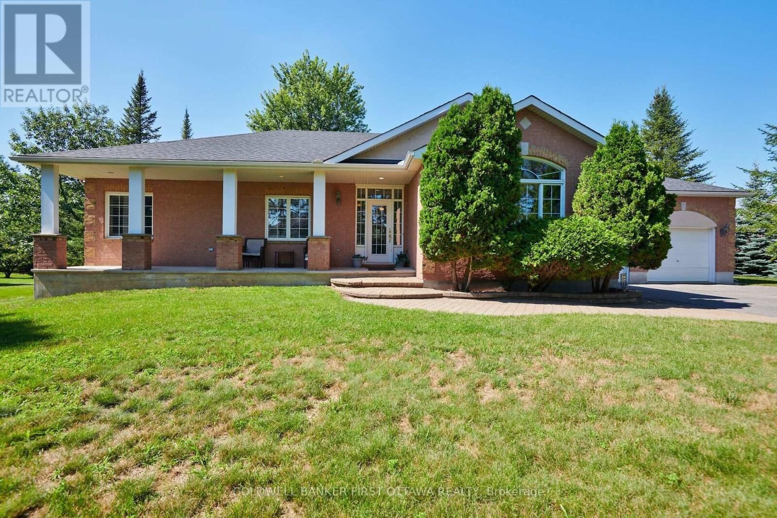 Property Photo:  6983 Lakes Park Drive  ON K4P 1M6 